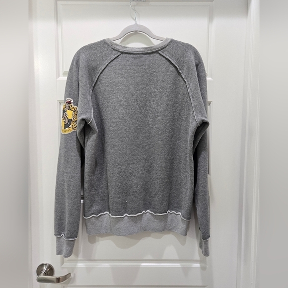 WIZARDING WORLD HARRY POTTER GREY LONG SLEEVE HUFFLEPUFF SWEATSHIRT UNISEX M - Picture 6 of 13